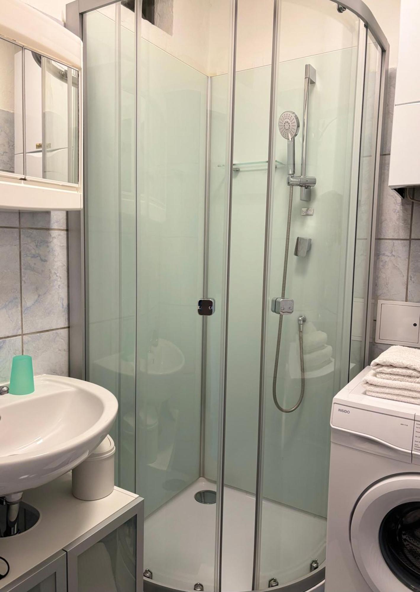 Zum Breyer Bnb City Apartment Baden Buitenkant foto
