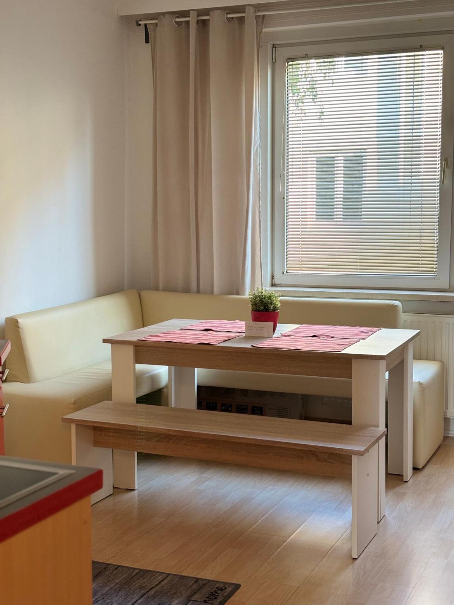 Zum Breyer Bnb City Apartment Baden Buitenkant foto